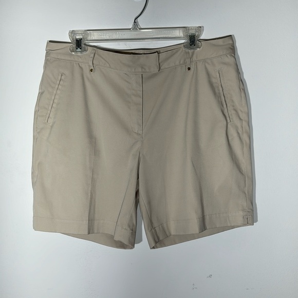 Lady Hagen Beige Shorts Size 12 - Picture 1 of 3